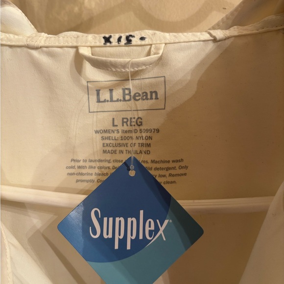 L.L. Bean Supplex Women's Jacket in Cream - Picture 3 of 3